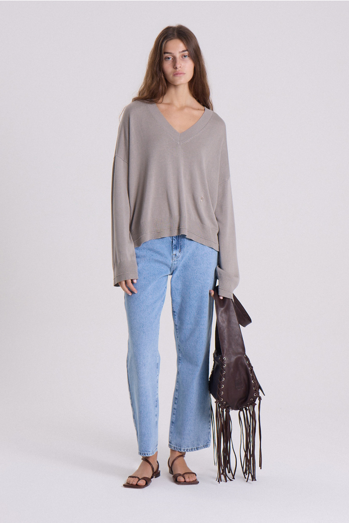 SWEATER V ALOE GRIS