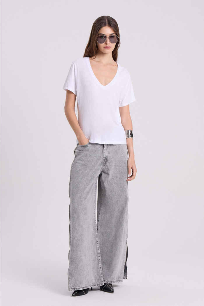 REMERA V PIGMEO BLANCO