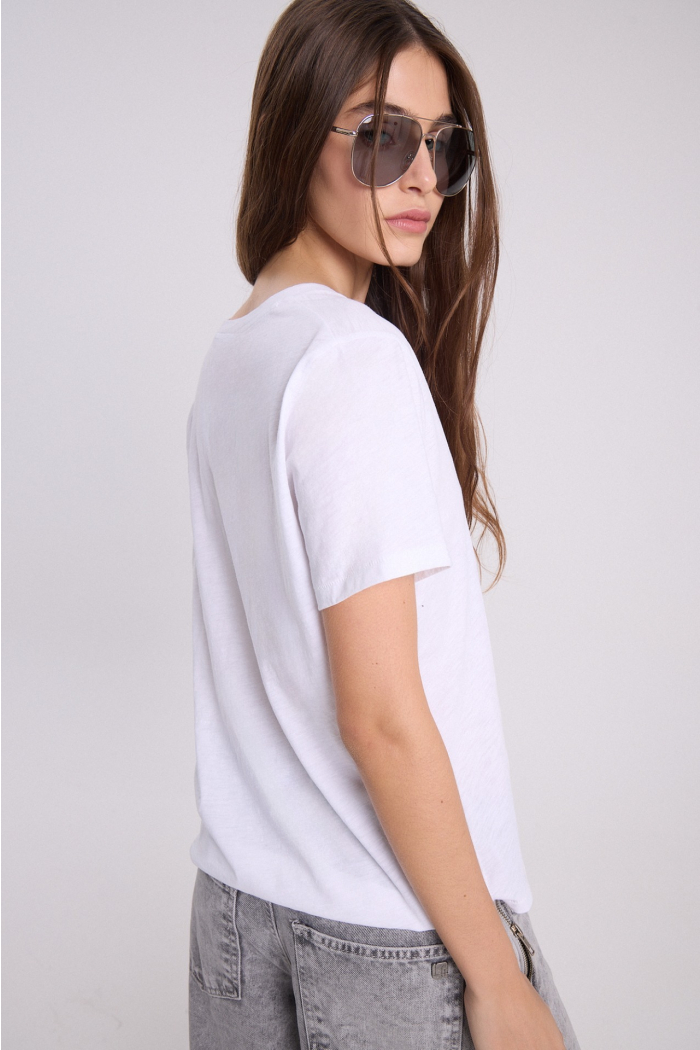 REMERA V PIGMEO BLANCO