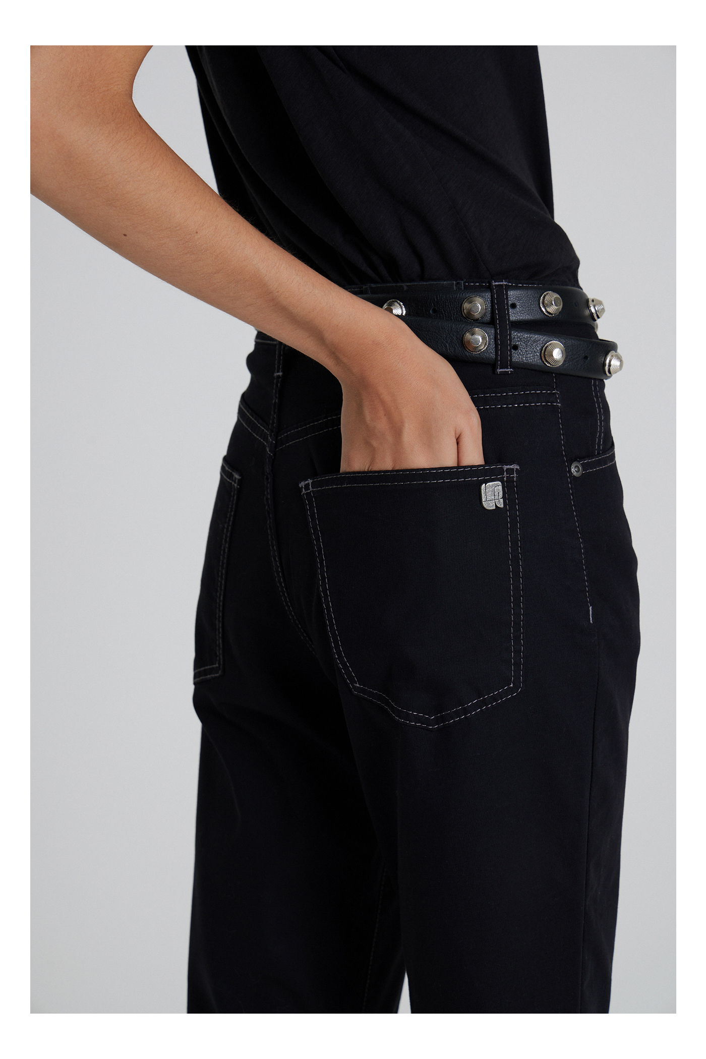 STRAIGHT SLIM APIS NEGRO