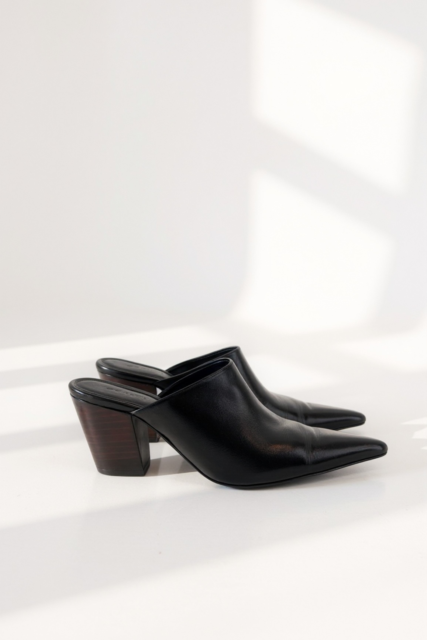 ZUECO REGIUS NEGRO