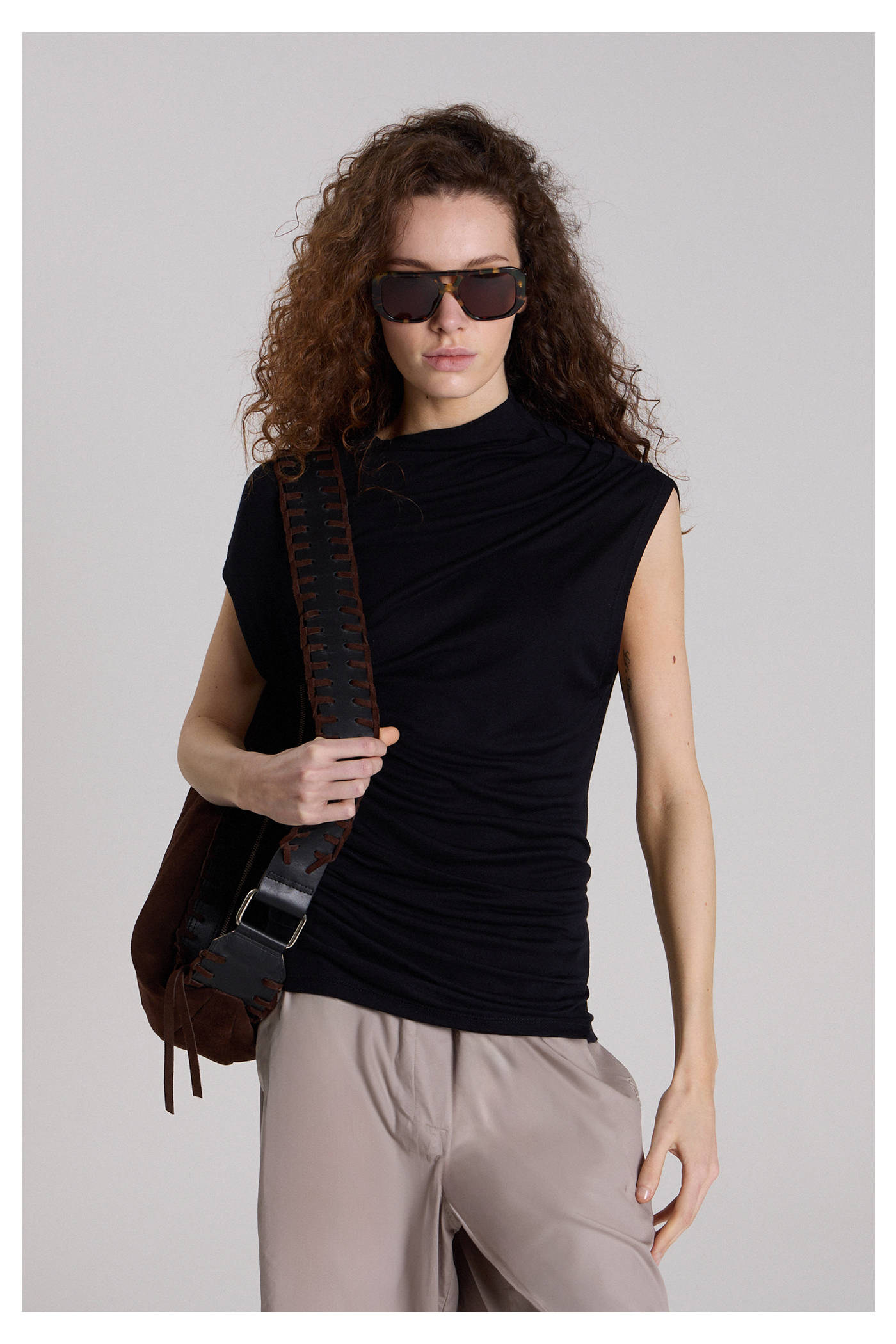 TOP YABEI NEGRO