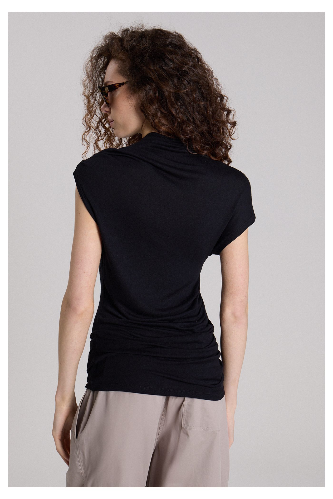 TOP YABEI NEGRO