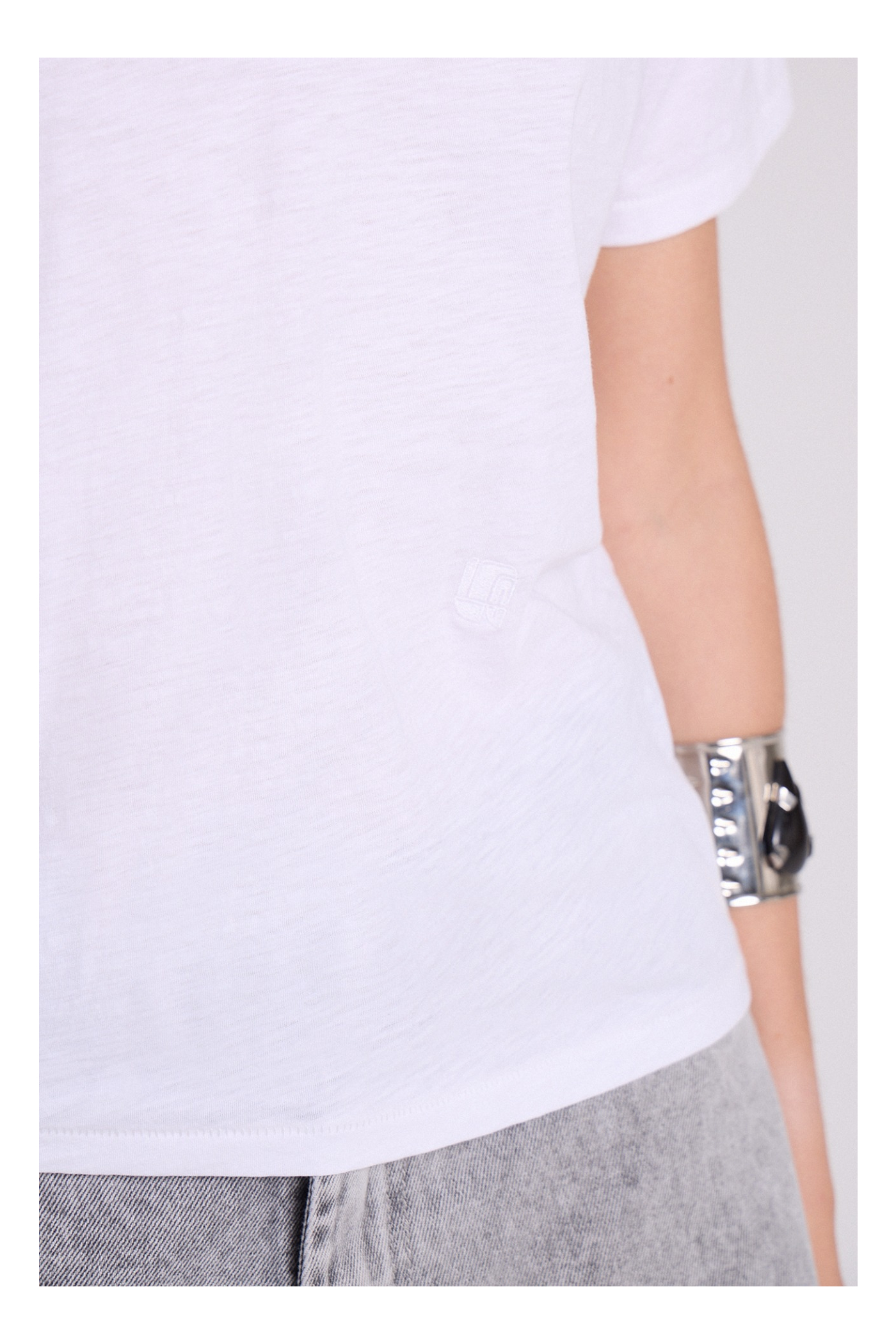 REMERA V PIGMEO BLANCO